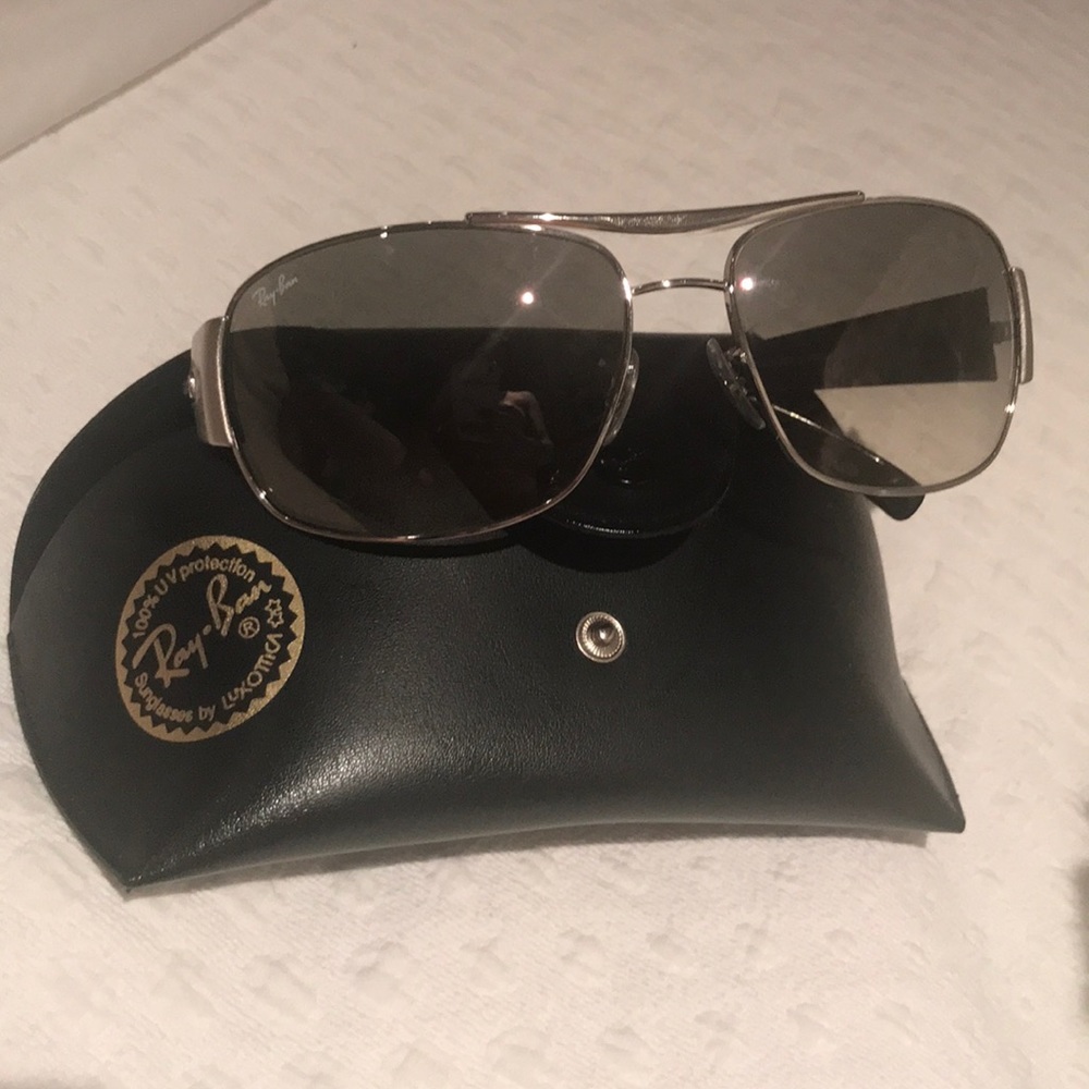 Ray-Ban Aviators Like New